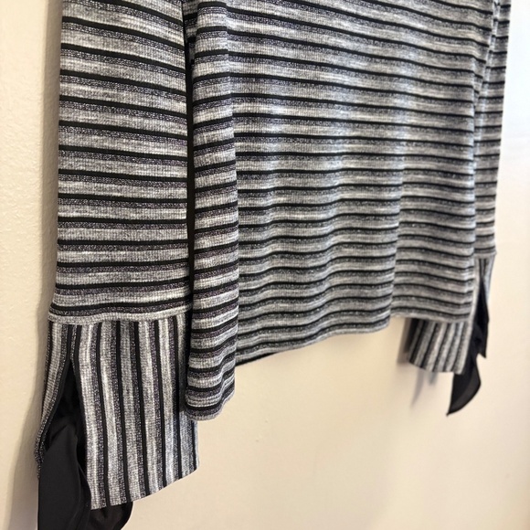 3/$10⚡️Laundry By Shelli Segal Black & Silver Bell Sleeve Turtleneck w Cutout - Picture 6 of 16
